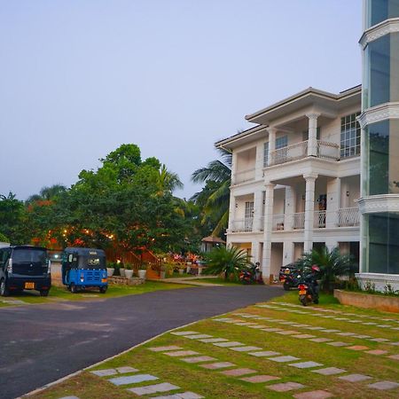 White Land City Hotel Dambulla Luaran gambar