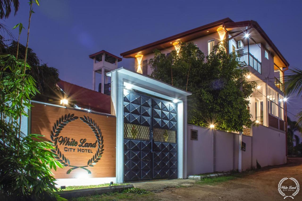 White Land City Hotel Dambulla Luaran gambar